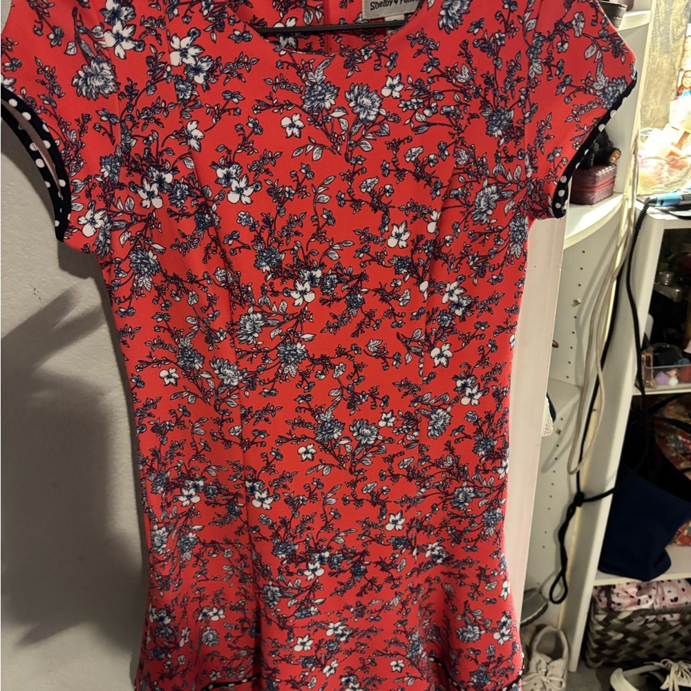 ⭐️Shelby & Palmer Red Short Sleeve Floral Ruffle Hem Mini Dress - Picture 3 of 3